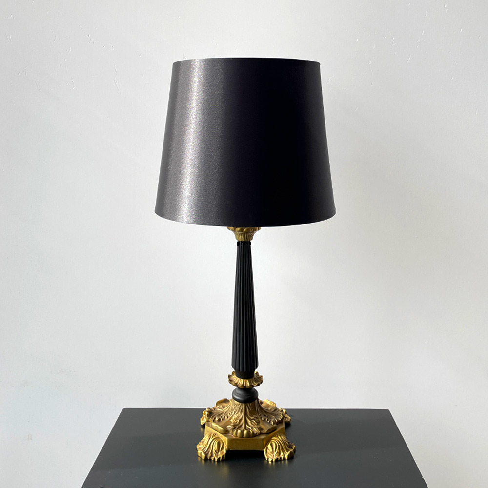 Rund cylinderformet lampeskærm 21 cm i højden, sort chintz stof