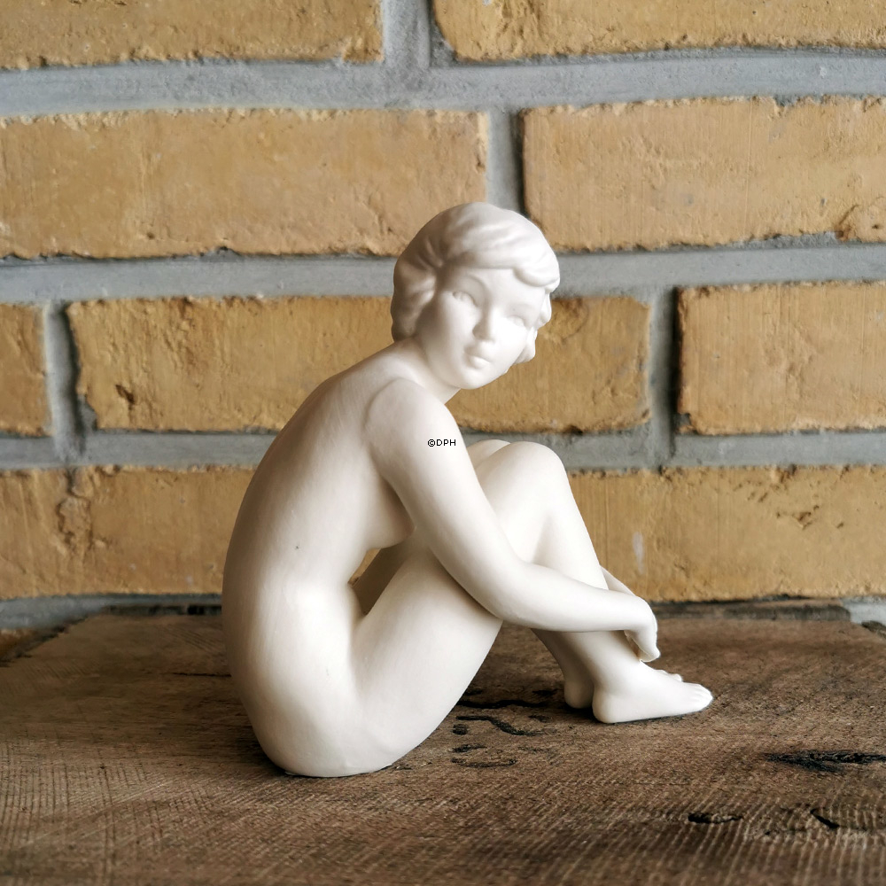 GOEBEL Hvid pige siddende PARIAN, 1962 FN 68