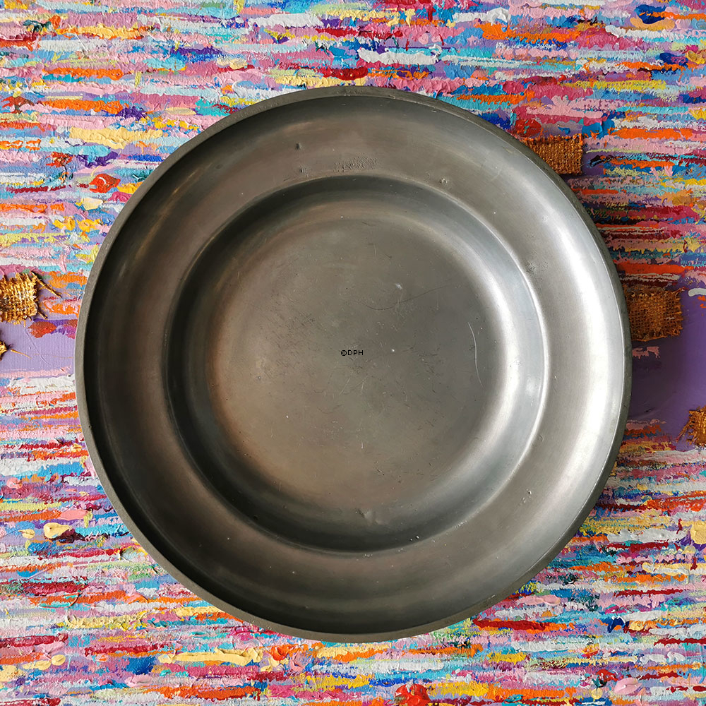 Stort Tinfad, gammelt med stempel i bunden Ø 32 cm