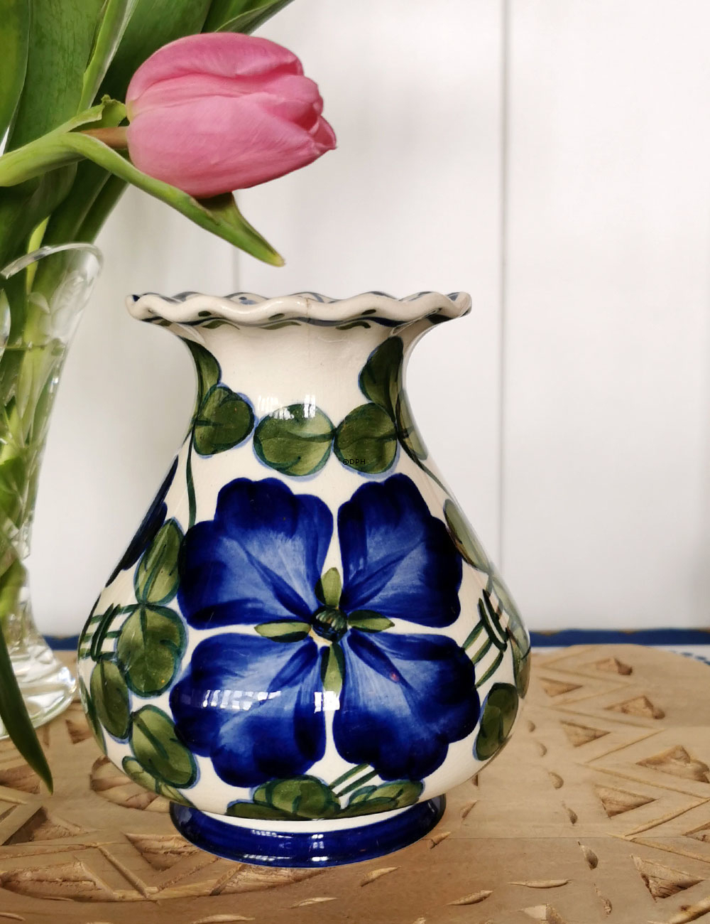 Aluminia vase blomstermotiv nr. 201-311 (med lille revne, se foto)