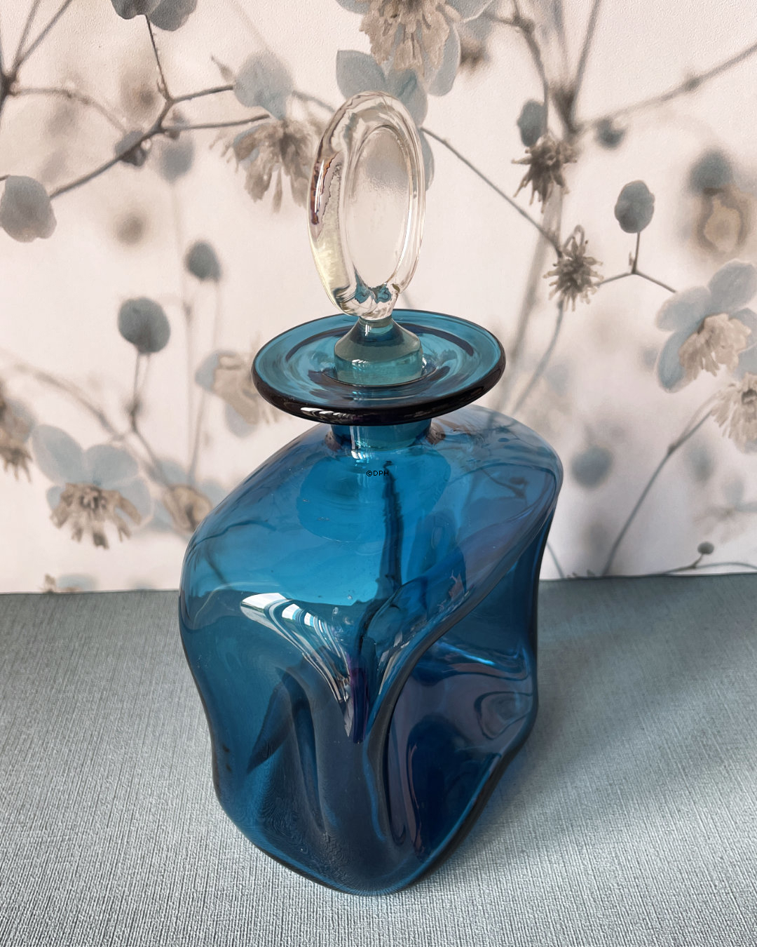 Holmegaard Glas blå firkantet klukflaske med prop