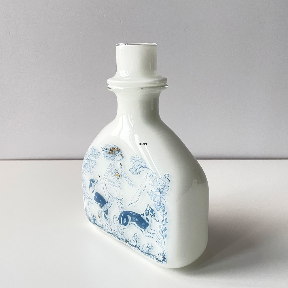 Holmegaard Karaffel, i serien Blue Magic, opal hvid med blå dekoration