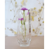 Glas vase med slibninger, motiv af klokkeblomst