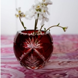 Lille krystal glas vase, med slibninger og bordeaux farvet glas