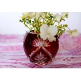 Lille krystal glas vase, med slibninger og bordeaux farvet glas