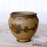 Hjorth vase nr. 166 med frugter