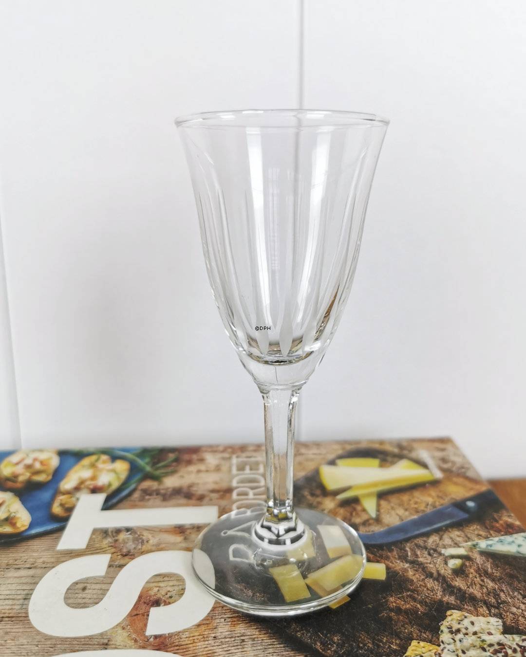 Rødvinsglas med slibninger