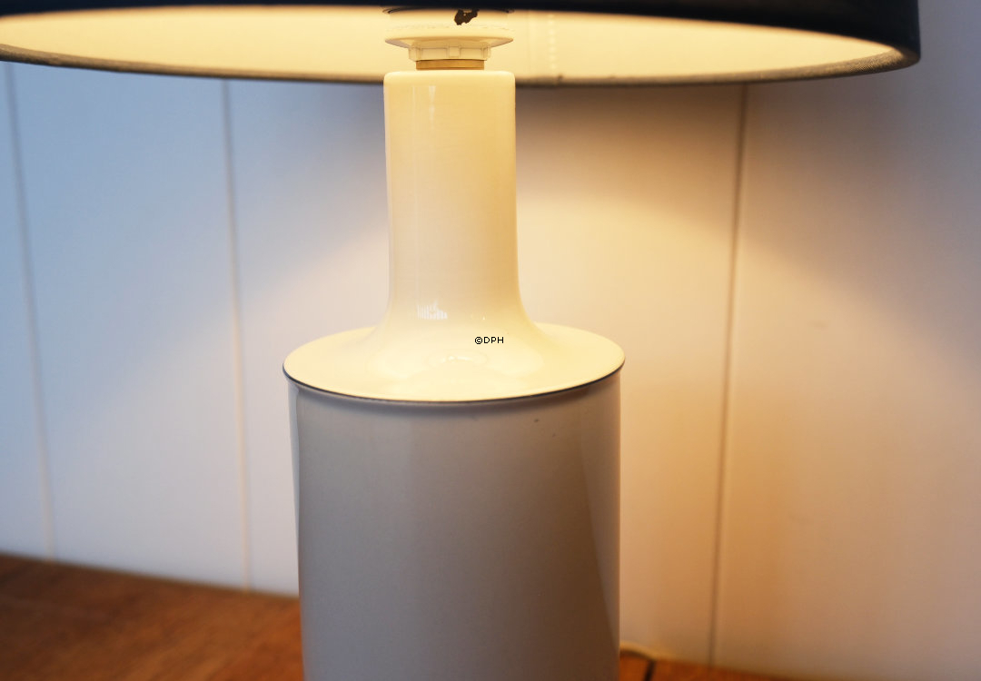 Royal Copenhagen Blåkant Lampe, Mellem størrelse