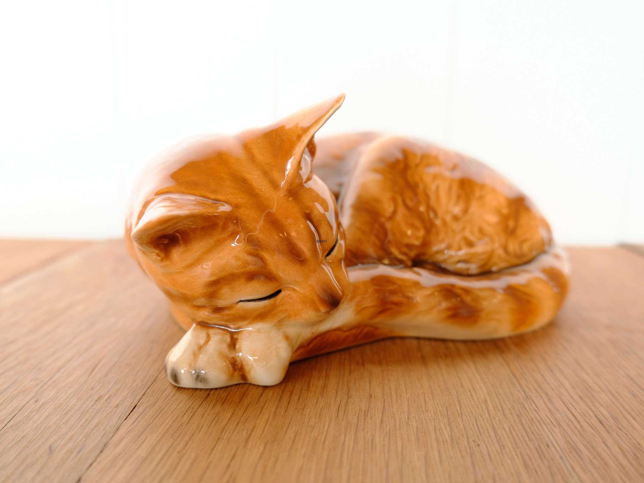 Liggende kat, GOEBEL figur nr. 31014-22
