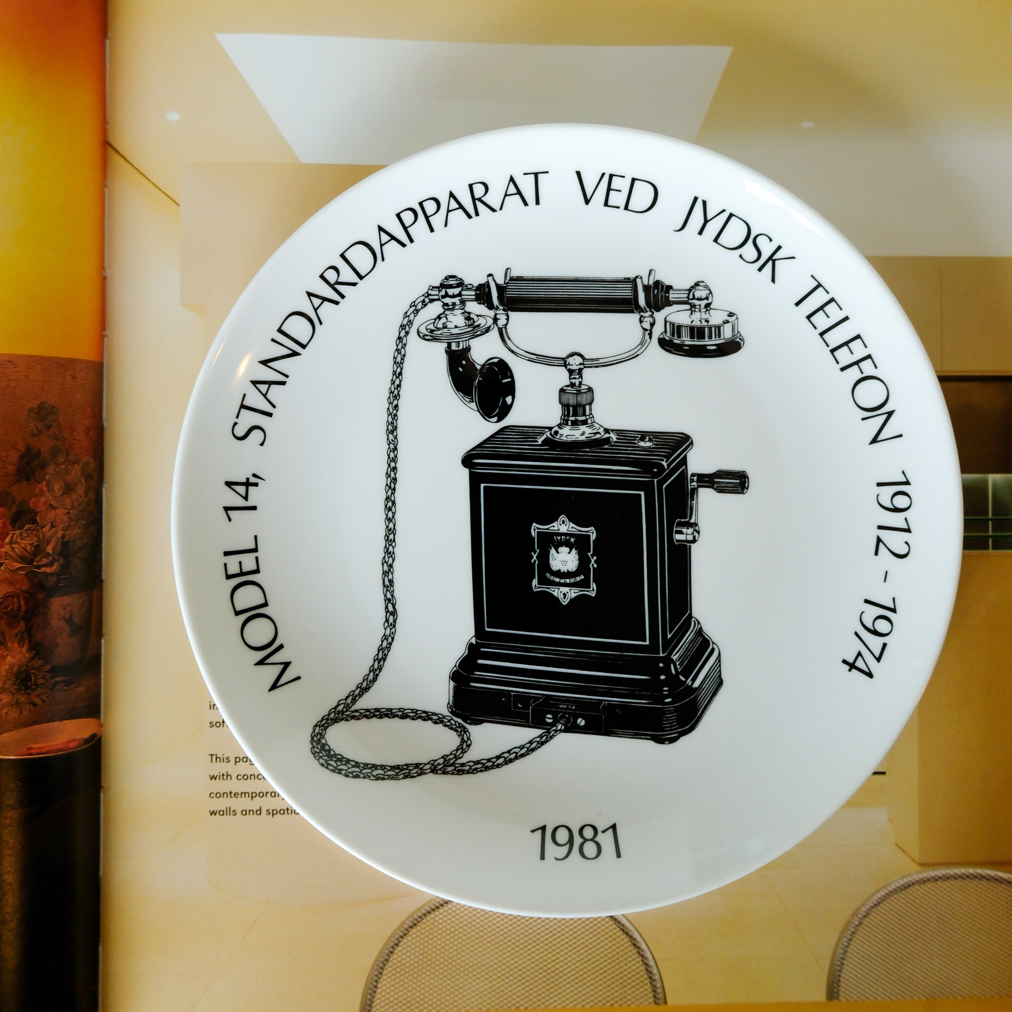 Telefonplatter med forskellige motiver, samlet sæt af 18 stk.