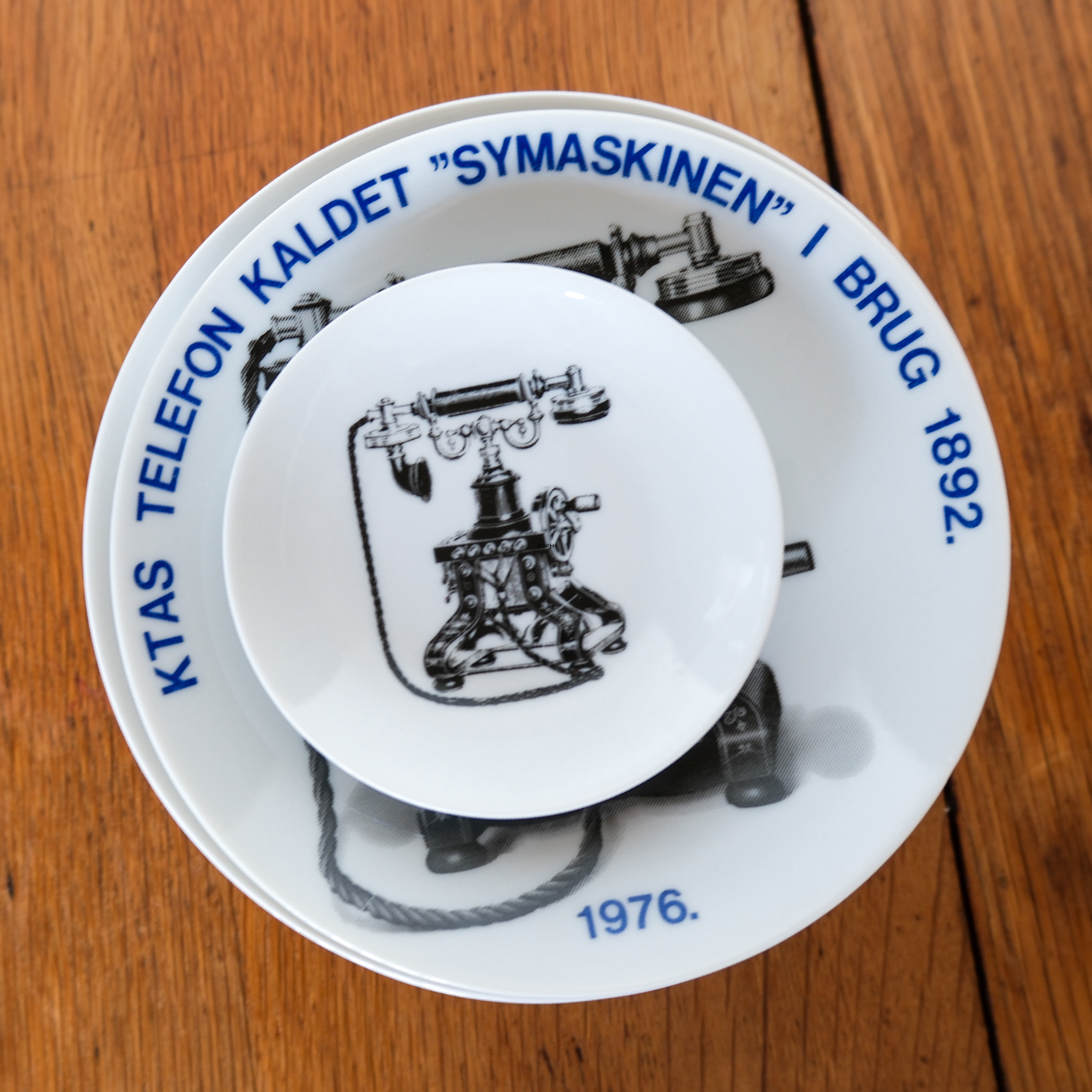 Telefonplatter med forskellige motiver, samlet sæt af 18 stk.