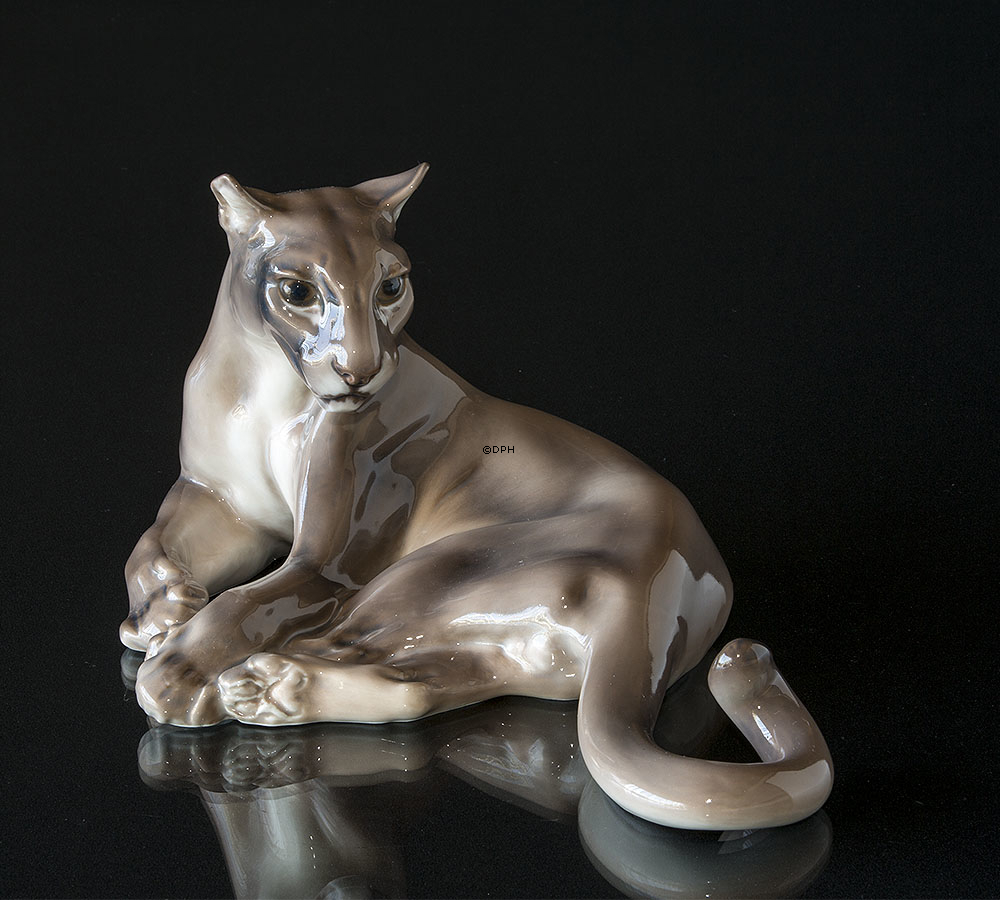 Puma eller bjergløve, liggende, Dahl Jensen  figur nr. 1019