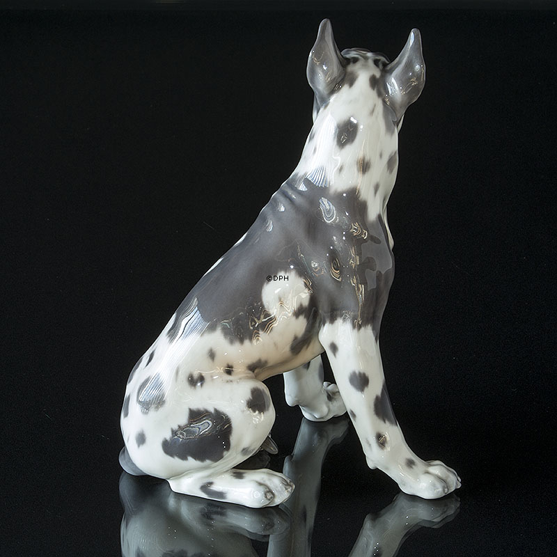 Dahl Jensen Hunde figur, siddende Grand Danois, nr. 1111