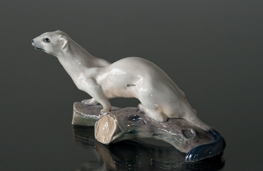 Hermelin / mink på træstamme, Dahl Jensen figur nr. 1121