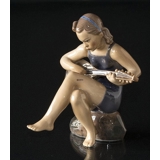 Svømmepige med mandolin, Dahl Jensen figur nr. 1172