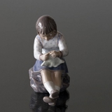 Pige, strikkende, Dahl Jensen figur