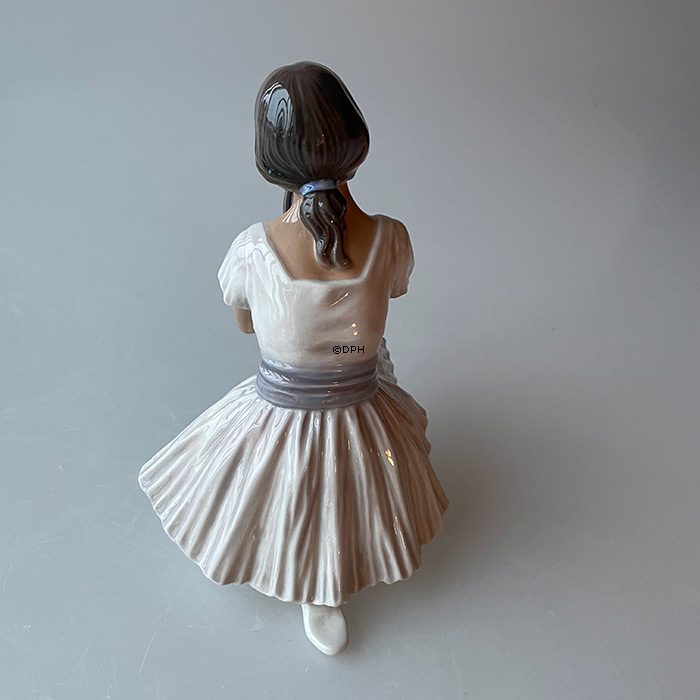 Ballerina med spejl Dahl Jensen (2. sortering har en revne på højre arm)