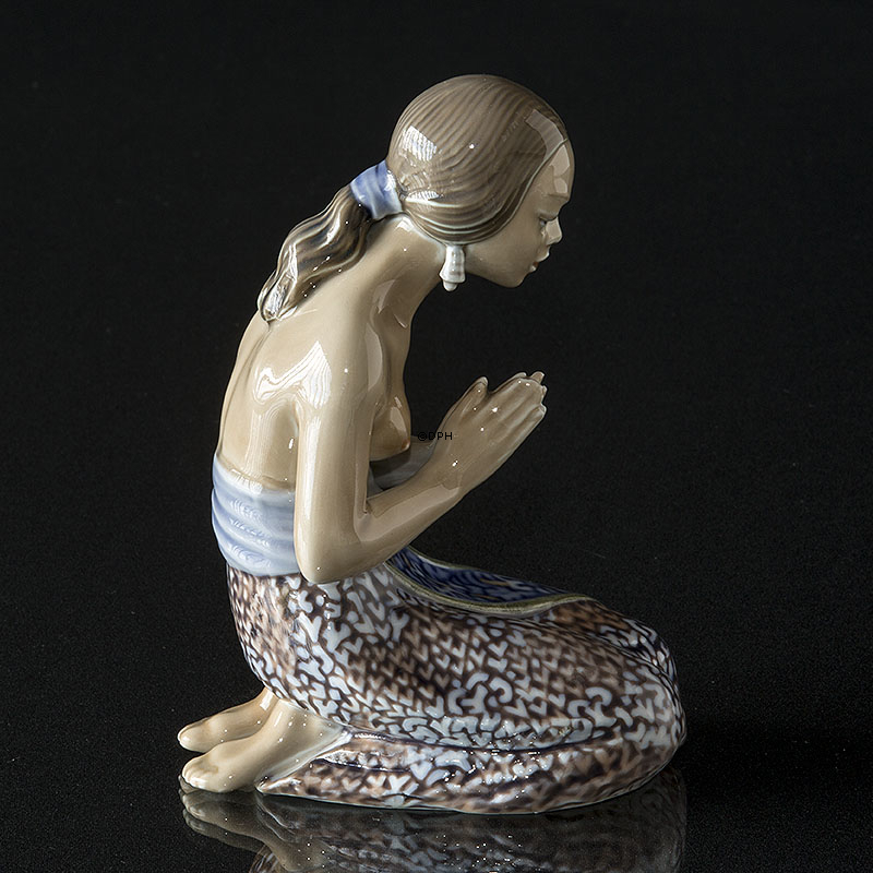 Bedende Malay kvinde "Aftenbøn" Dahl Jensen nr. 1253