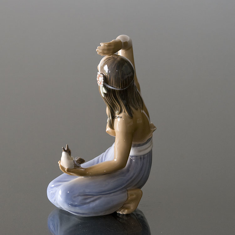 Pige fra Hawaii, siddende med fugl, Dahl Jensen figur