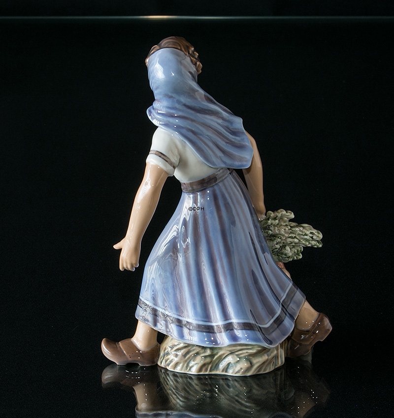Gartnerpige med grøntsager, Dahl Jensen Figur nr. 1301