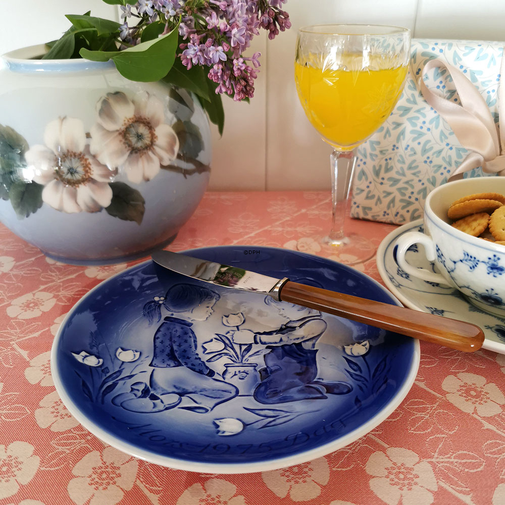 En 
overraskelse - 1975 Desiree Mors dag platte