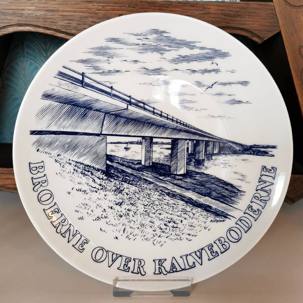 Platte med Broerne over Kalveboderne, Svane Porcelæn