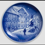 The Old House - 1989 Desiree Hans Christian Andersen Christmas plate, cake plate