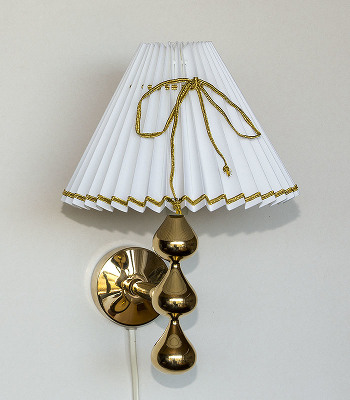Hvid plissé lampeskærm med GULD-tråd, passer til Asmussen dråbe lampe med 3 dråber, sidelængde 14cm