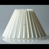 Pleated lamp shade of off white chintz fabric, sidelength 15cm