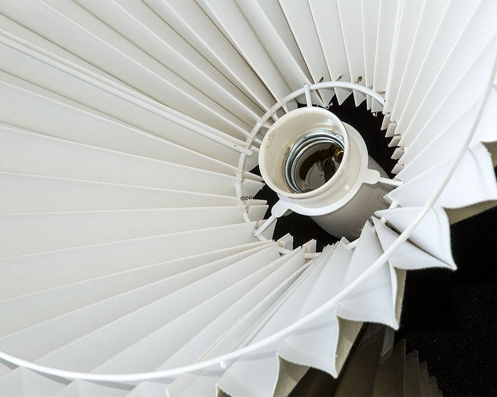 Plisséskærm i off white (beige) hørstof sidelængde 21cm til læselampe - Til E27 fatning med reces