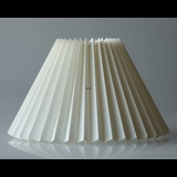 Pleated lamp shade of off white chintz fabric, sidelength 21cm