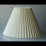 Pleated lamp shade of off white chintz fabric, sidelength 35cm