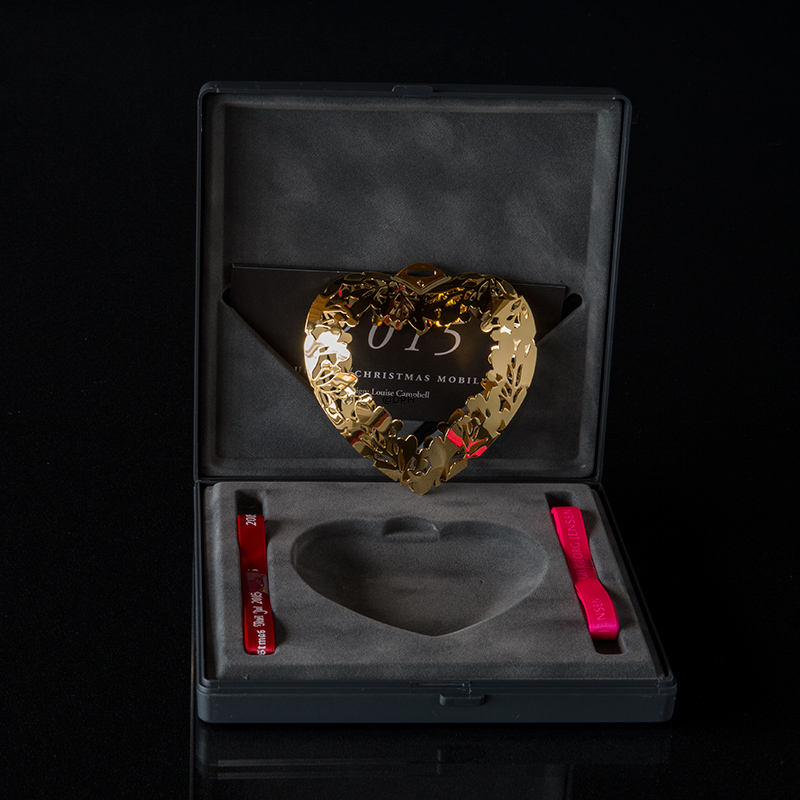 Hjerte forenet med mistelten - Georg Jensen juleuro 2015