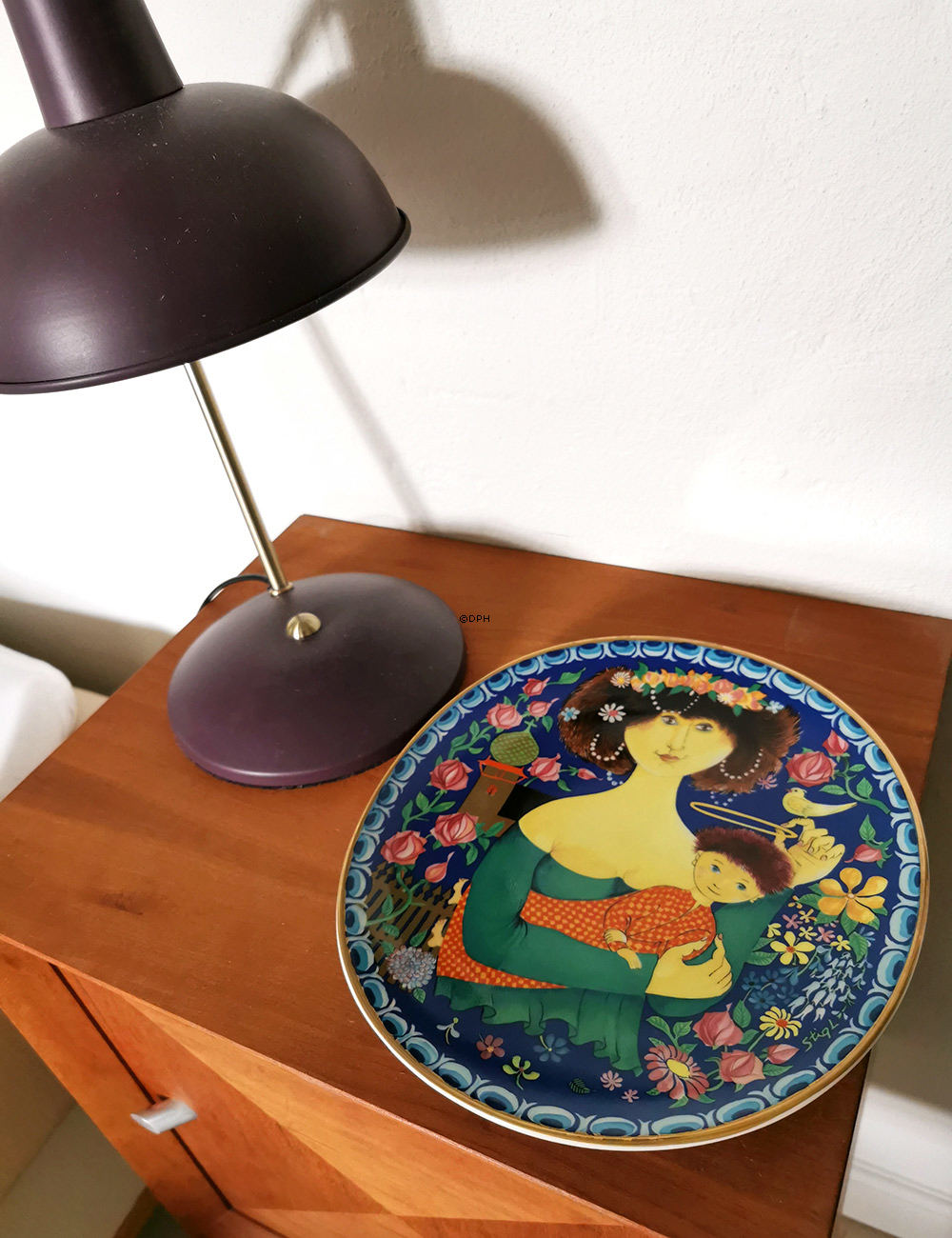 1982 Gustavsberg kunstjuleplatte, Jomfru Maria med Jesusbarnet