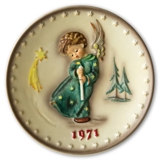 Hummel Annual plate 1971 with boy with candle