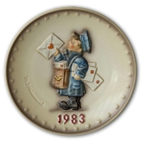 Hummel Annual Plate with the little Mailman