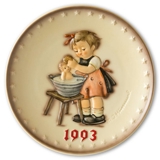 Hummel Annual plate 1993 Girl washing doll