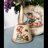 Hummel Annual Bell 1979 Girl sitting with basket