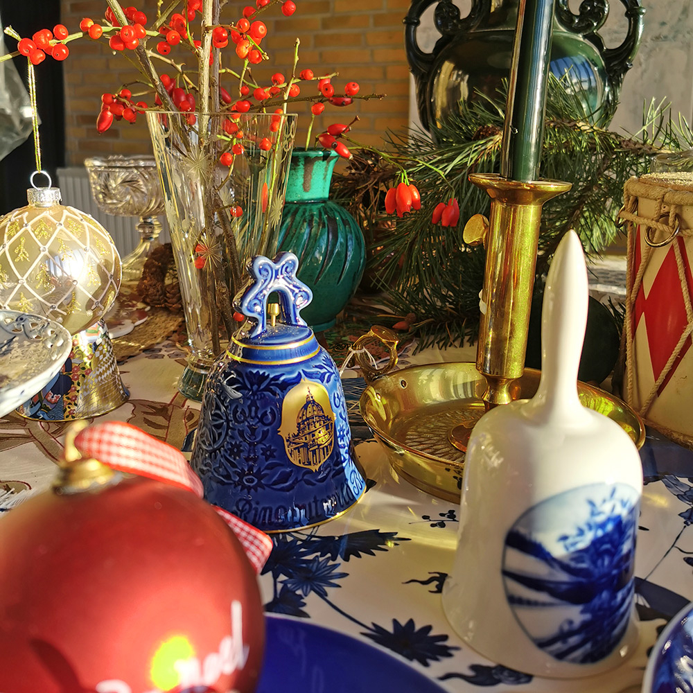 1975 Hackefors Juleklokke, Fugleneg