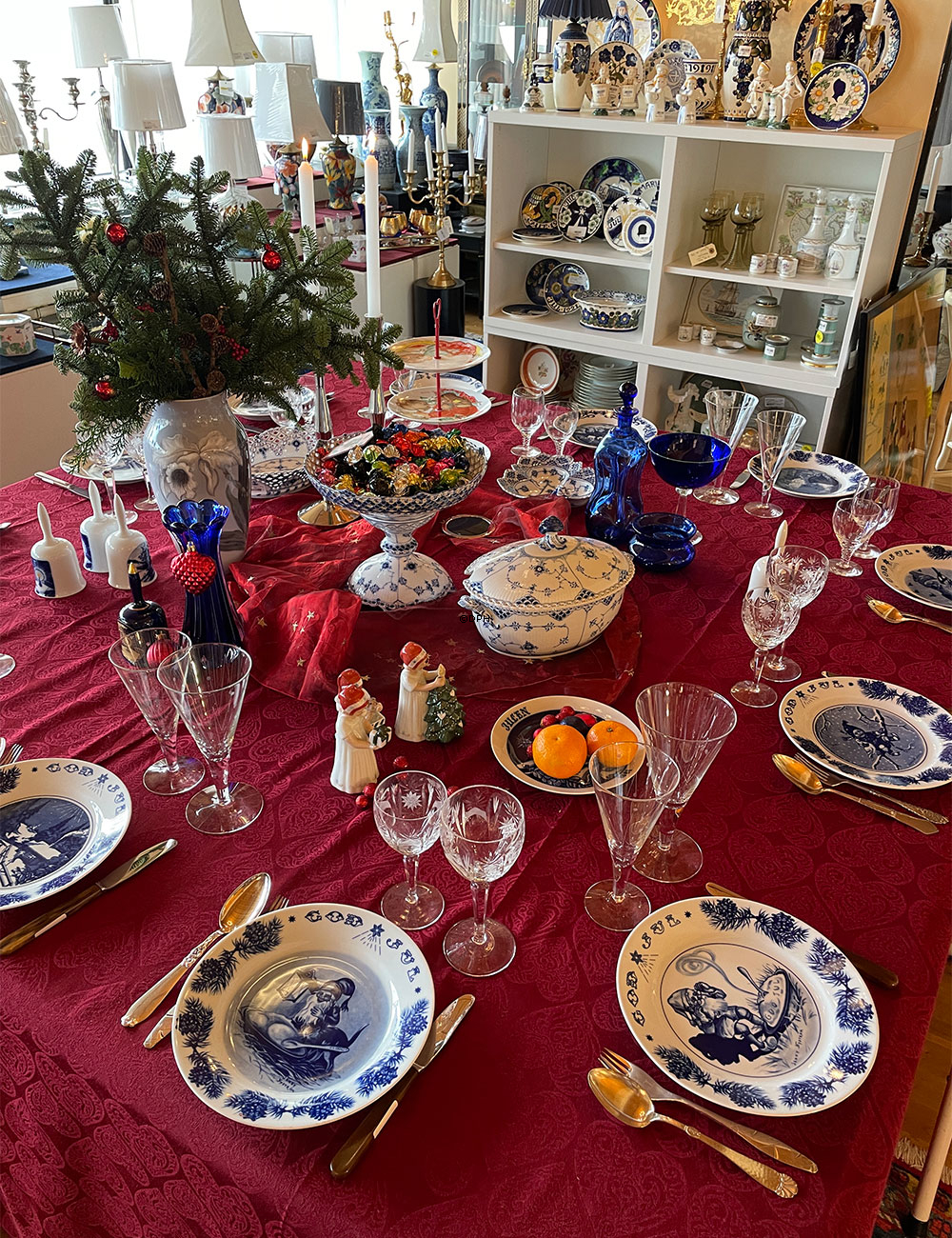 1982 Jenny Nystrøm Juletallerken/Juleplatte, nisse med grød