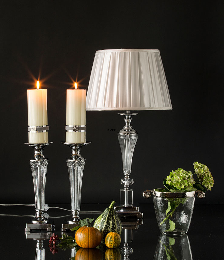 Lysestage i krom og klart glas