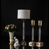 Gylden bordlampe med krakkeleret glas og rund skærm