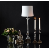 Bordlampe i krom/sølv og krystal med rund skærm