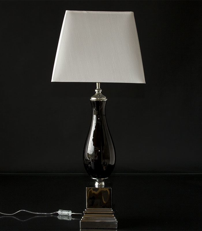 Bordlampe i krom/sølv og sort UDEN skærm