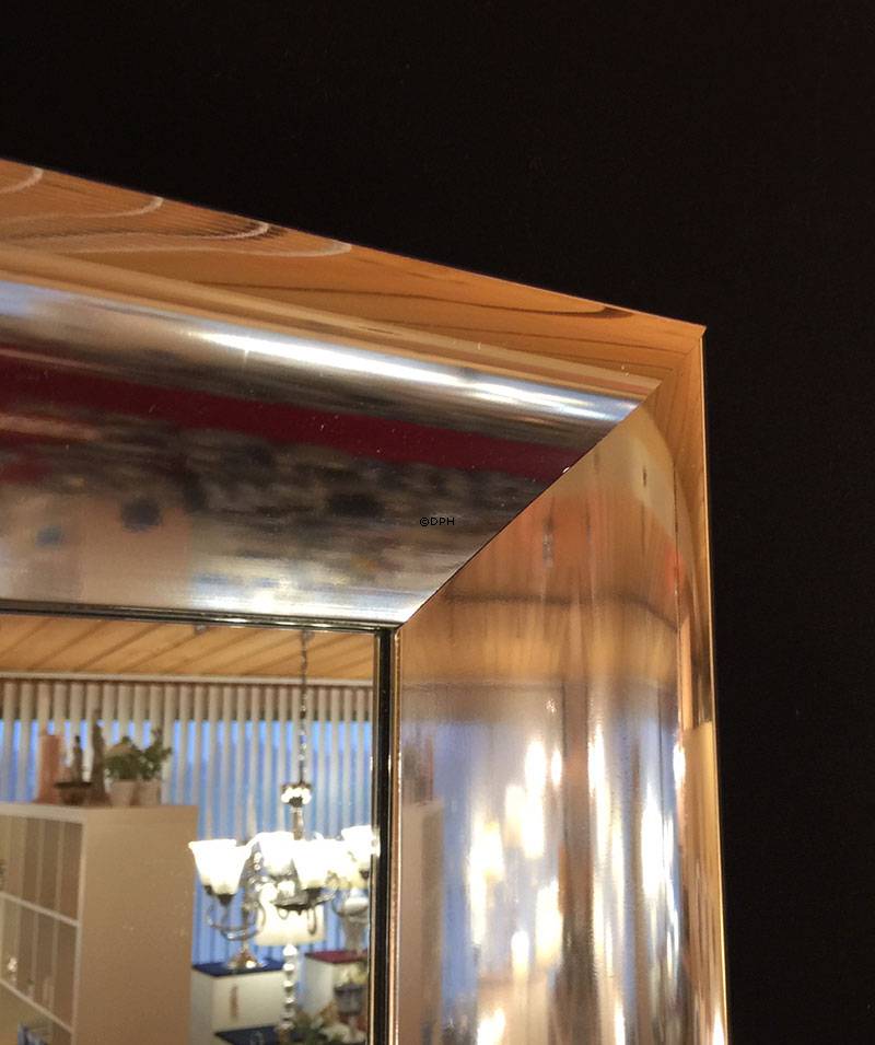 Spejl i blankt sølv