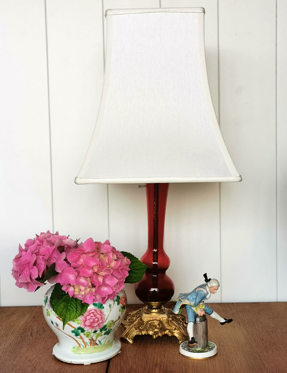 Firkantet lampeskærm 29 cm i højden, hvid silke (Vedr. 2. sortering - se beskrivelse)