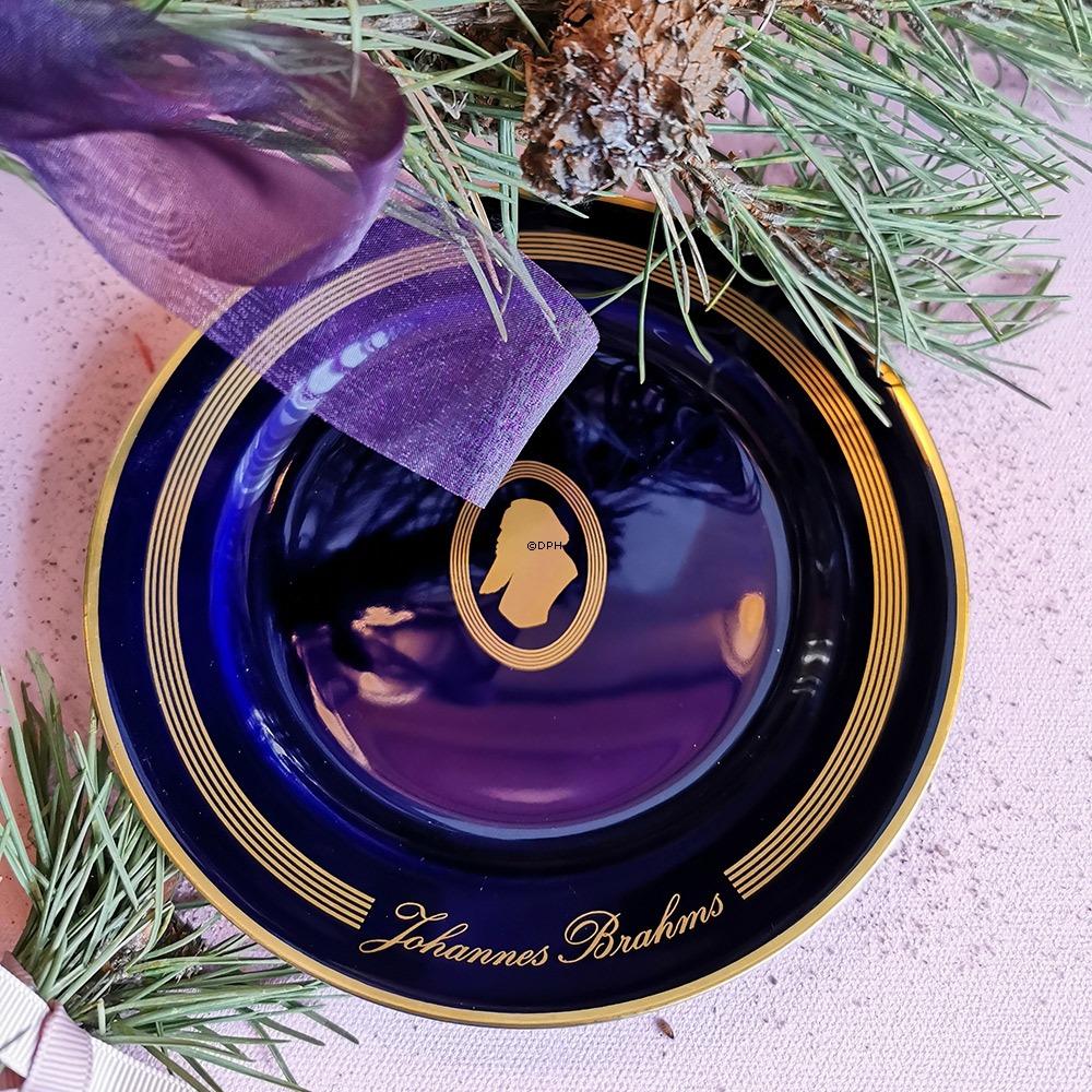 Komponiststel, Brahms, sæt af kop/underkop og kagetallerken nr. 3, Bing & Grøndahl