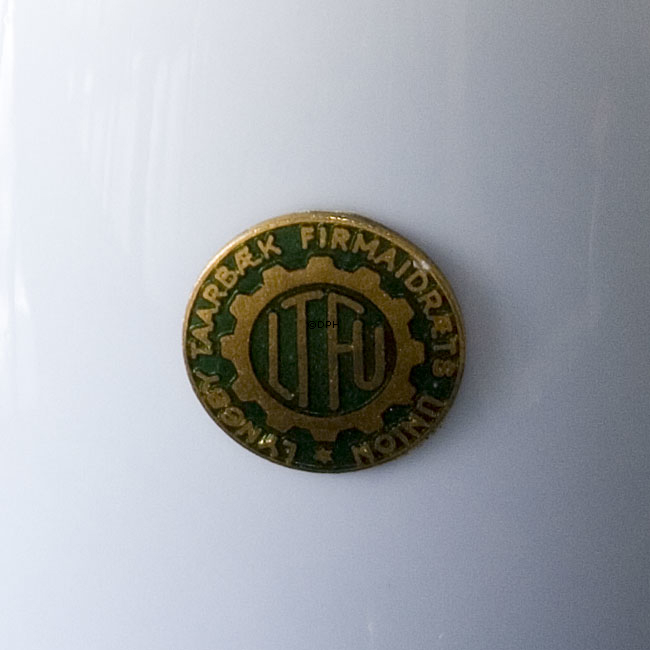 Lyngby Porcelæn, Vase med blomst nr. 125-2-50