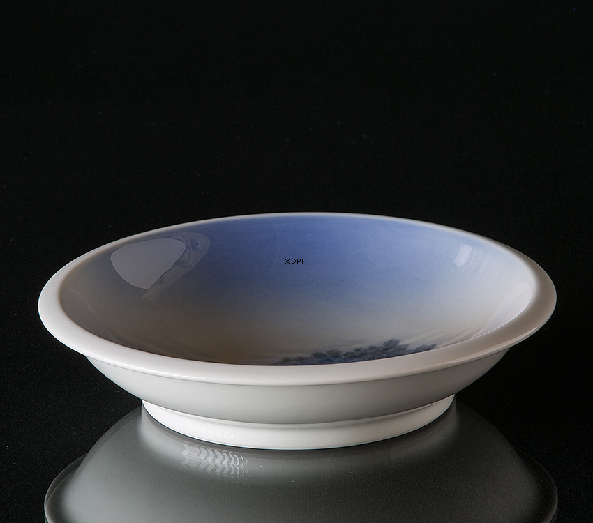 Lyngby Skål med kyststrækning med træ på klint Ø18cm nr. 124-2-75