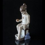 Girl taking a bath, Lyngby figurine No. 5